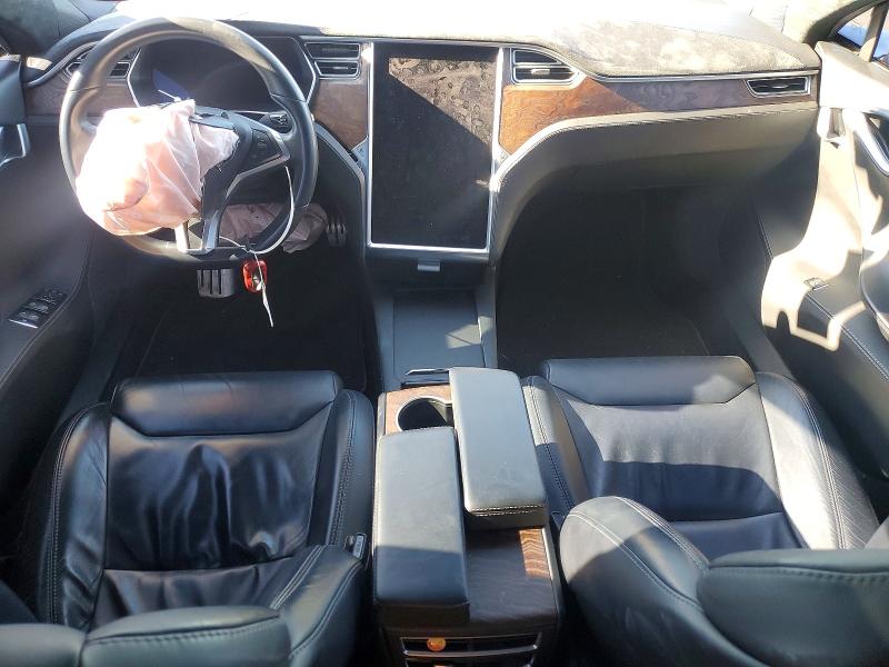 62323456 :رقم المزاد ، 5YJSA1E25HF197167 vin ، 2017 Tesla Model S مزاد بيع