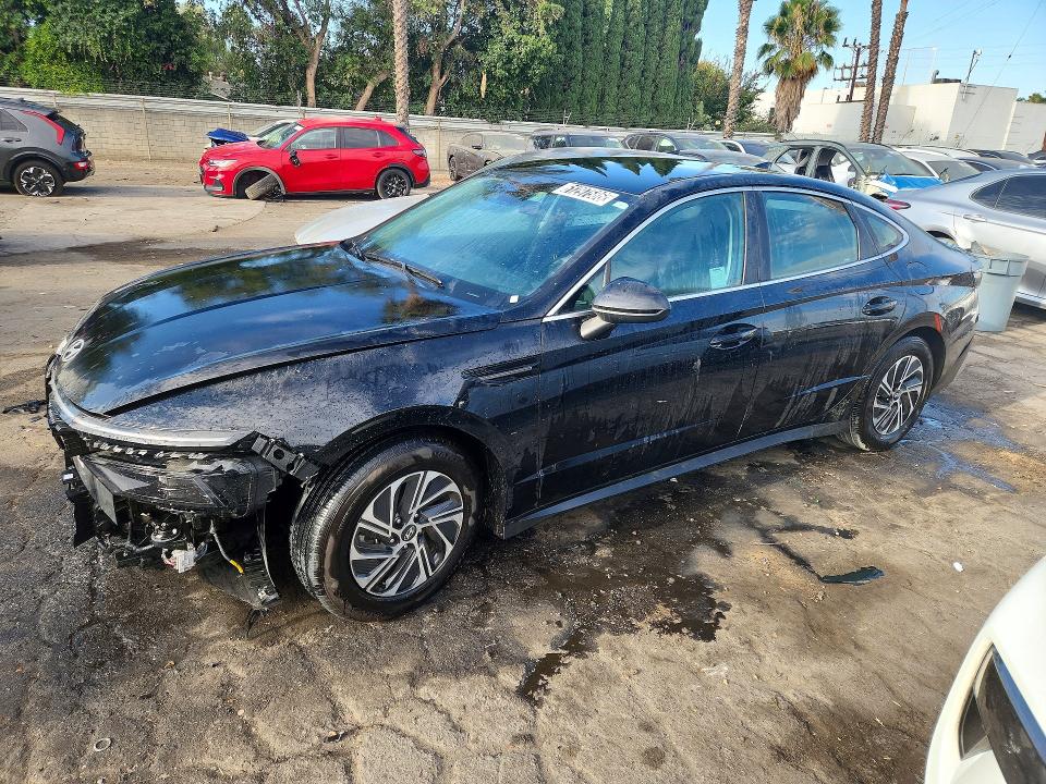 2026 Hyundai Sonata Hybrid მანქანა იყიდება აუქციონზე, vin: KMHL24JJ2TA143418, აუქციონის ნომერი: 61297586