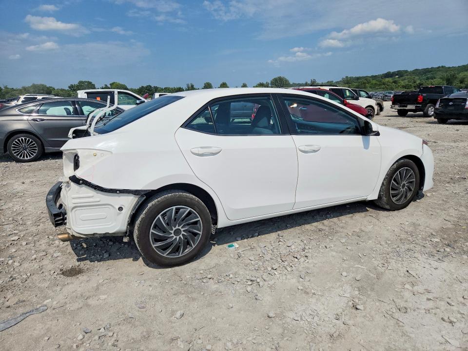 Продажа на аукционе авто 2018 Toyota Corolla, vin: 2T1BURHEXJC005330, номер лота: 62702336