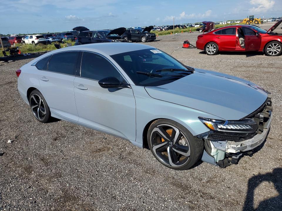 Продажа на аукционе авто 2022 Honda Accord, vin: 1HGCV3F21NA010371, номер лота: 62773826