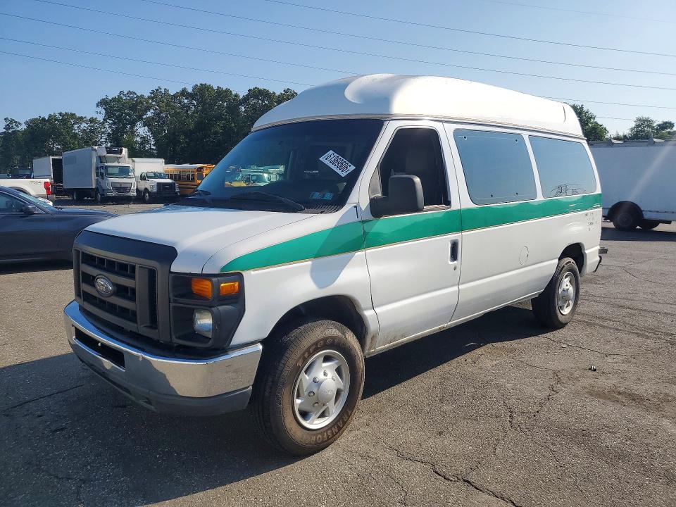 61369506 :رقم المزاد ، 1FTNE24W89DA84589 vin ، 2009 Ford Econoline مزاد بيع