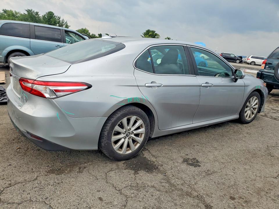 2019 Toyota Camry მანქანა იყიდება აუქციონზე, vin: 4T1B11HK0KU713117, აუქციონის ნომერი: 62627846