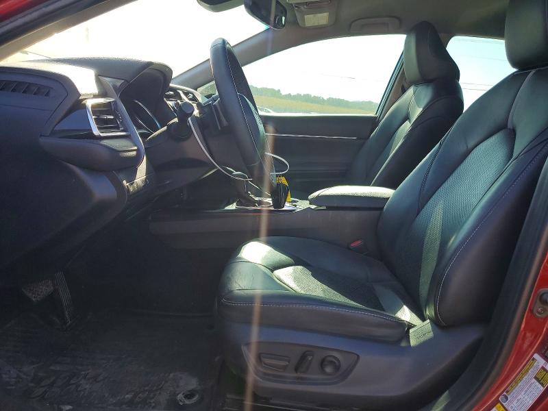 61619646 :رقم المزاد ، 4T1B61HK3JU630152 vin ، 2018 Toyota Camry مزاد بيع