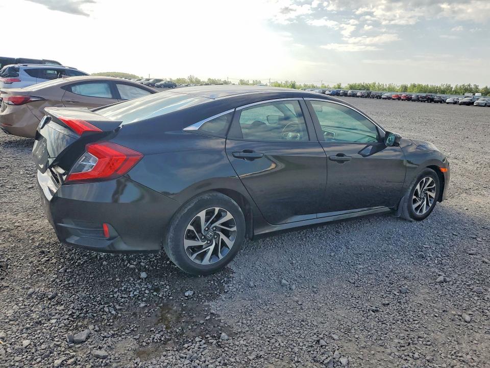 60131566 :رقم المزاد ، 2HGFC2F7XGH018059 vin ، 2016 Honda Civic مزاد بيع