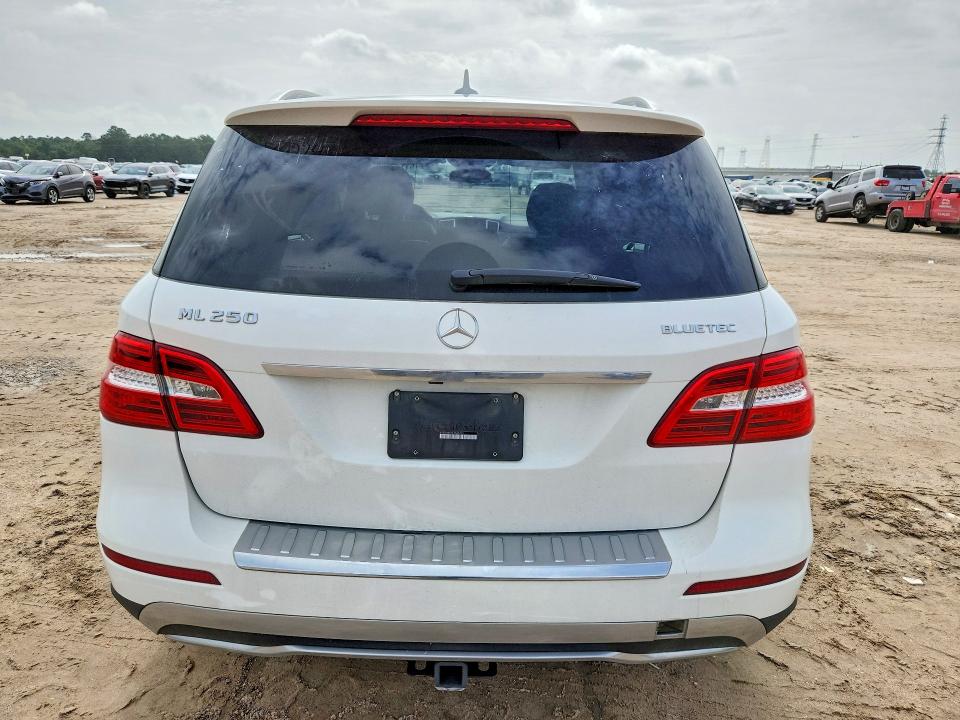 61142896 :رقم المزاد ، 4JGDA0EBXFA585712 vin ، 2015 Mercedes-benz Ml مزاد بيع