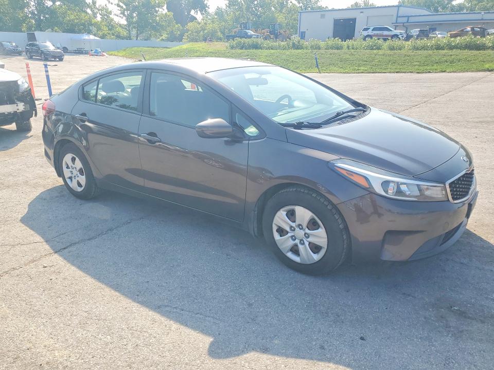 62630566 :رقم المزاد ، 3KPFK4A74HE039149 vin ، 2017 Kia Forte مزاد بيع