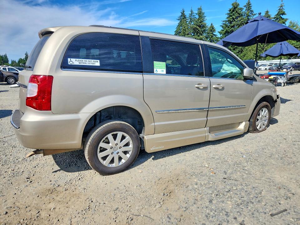 2016 Chrysler Town & Country მანქანა იყიდება აუქციონზე, vin: 2C4RC1BG3GR280852, აუქციონის ნომერი: 63019856