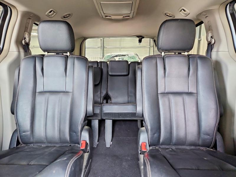 61511176 :رقم المزاد ، 2C4RC1BG5GR290539 vin ، 2016 Chrysler Town & Country مزاد بيع