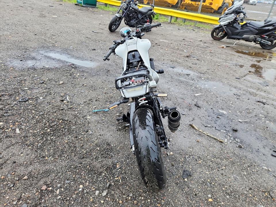 Продажа на аукционе авто 2022 Husqvarna Vitpilen 401/svartpilen 401, vin: MD2JUJ403NC203490, номер лота: 56040676