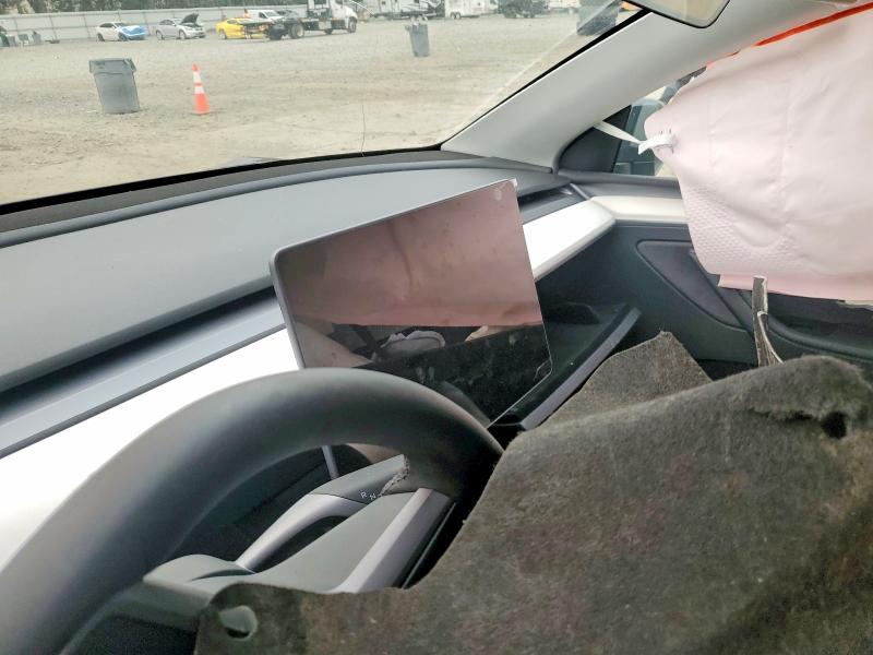 61151296 :رقم المزاد ، 7SAYGDEF8SF310827 vin ، 2025 Tesla Model Y مزاد بيع