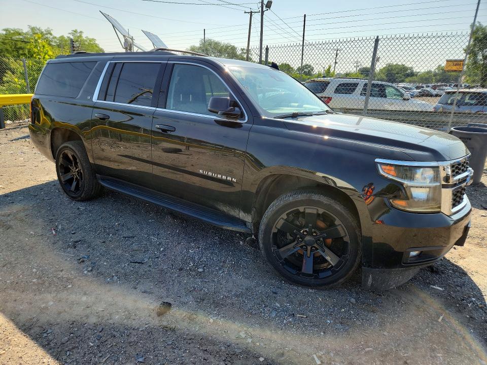 2020 Chevrolet Suburban მანქანა იყიდება აუქციონზე, vin: 1GNSKHKC6LR136598, აუქციონის ნომერი: 60578556