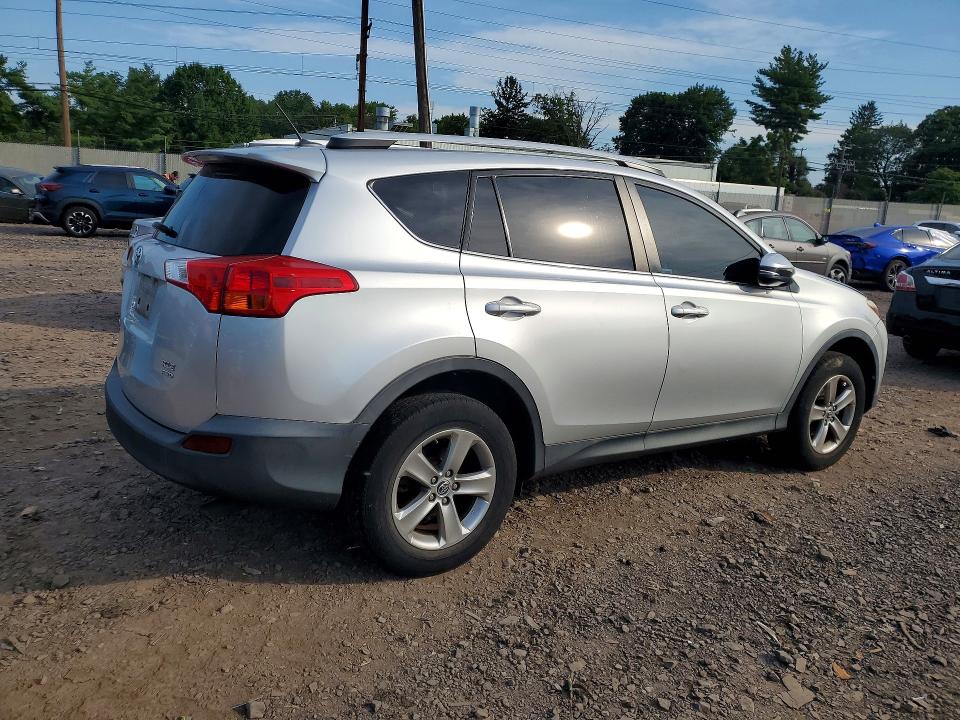 61089436 :رقم المزاد ، 2T3RFREV2FW345100 vin ، 2015 Toyota Rav4 مزاد بيع