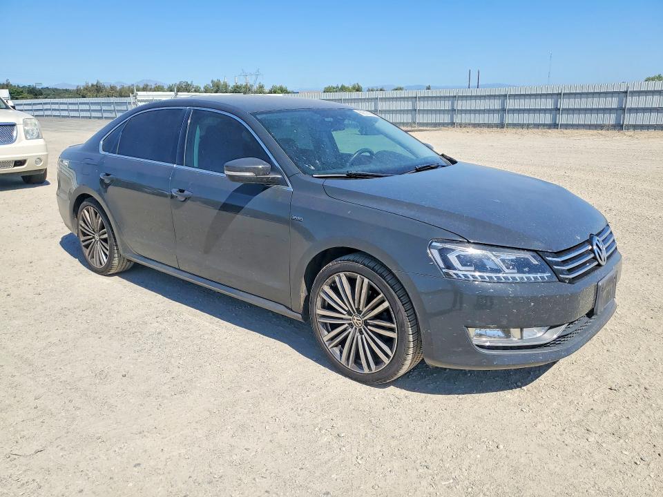 2015 Volkswagen Passat მანქანა იყიდება აუქციონზე, vin: 1VWBT7A39FC048084, აუქციონის ნომერი: 60803766