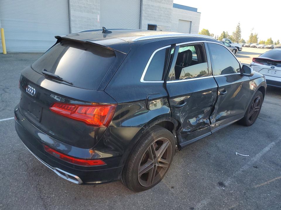 2018 Audi Sq5 მანქანა იყიდება აუქციონზე, vin: WA1A4AFY0J2001211, აუქციონის ნომერი: 57480636