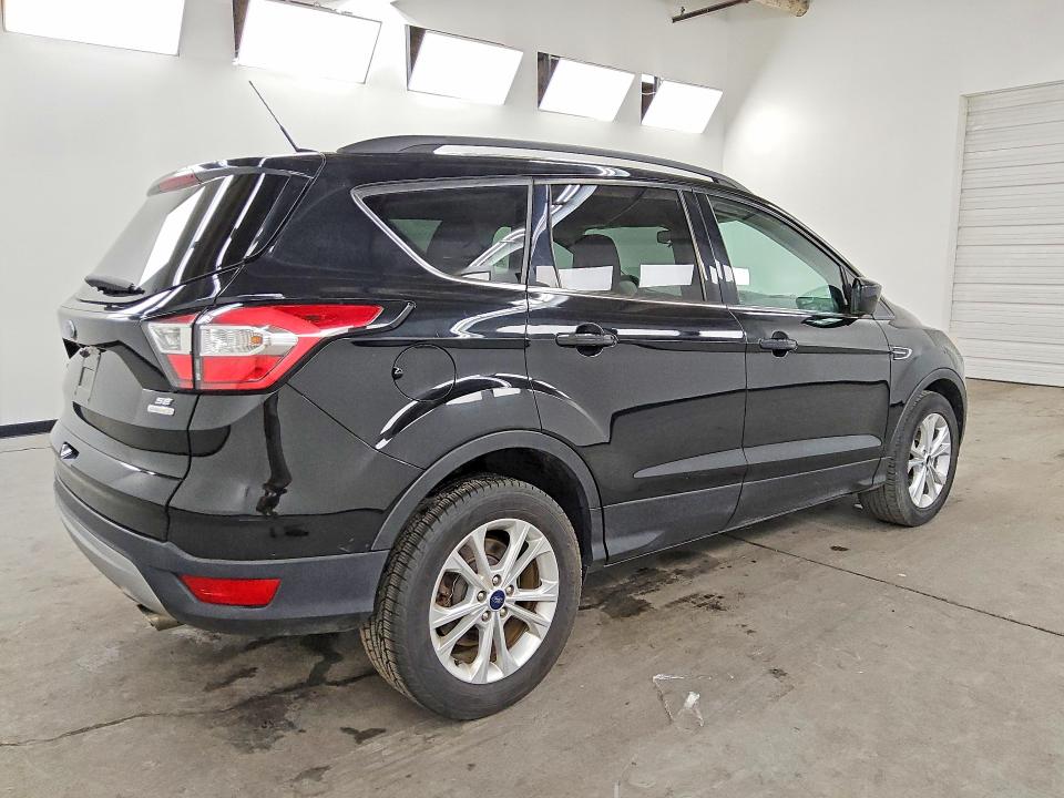 2018 Ford Escape მანქანა იყიდება აუქციონზე, vin: 1FMCU0GD2JUC11023, აუქციონის ნომერი: 59730386