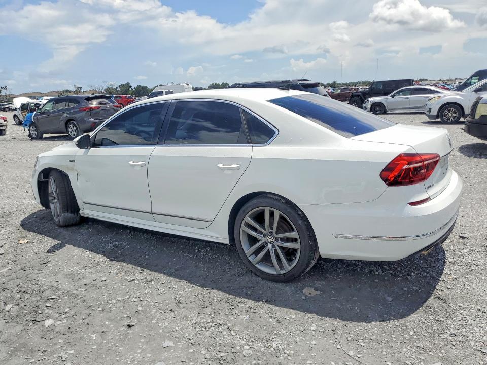 61491886 :رقم المزاد ، 1VWDT7A36HC018925 vin ، 2017 Volkswagen Passat مزاد بيع