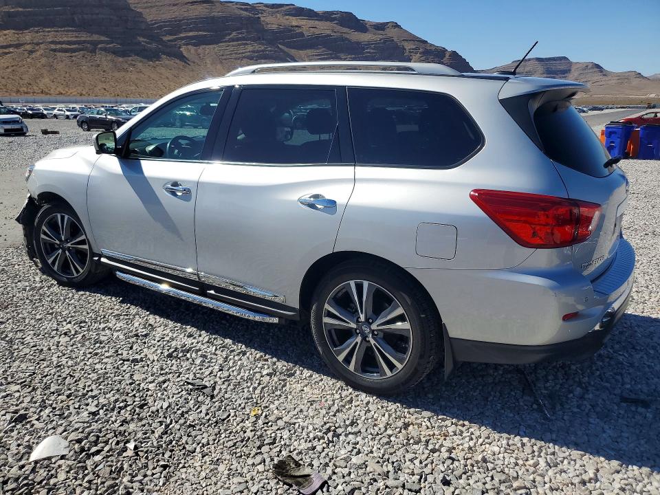 60211046 :رقم المزاد ، 5N1DR2MN4JC638062 vin ، 2018 Nissan Pathfinder مزاد بيع