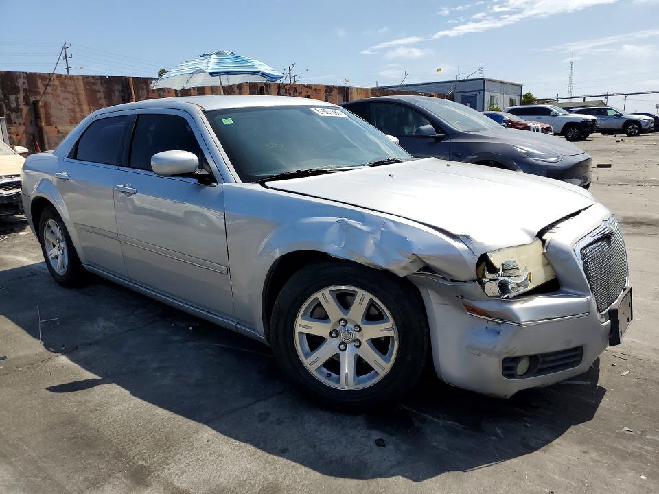 61601386 :رقم المزاد ، 2C3JA53G15H645657 vin ، 2005 Chrysler 300 مزاد بيع