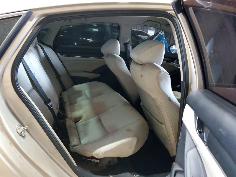 63339756 :رقم المزاد ، 1HGCV1F13JA123924 vin ، 2018 Honda Accord مزاد بيع