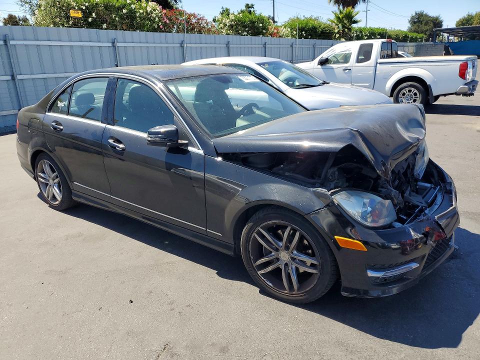 2014 Mercedes-benz C მანქანა იყიდება აუქციონზე, vin: WDDGF4HB8EA945697, აუქციონის ნომერი: 63071706