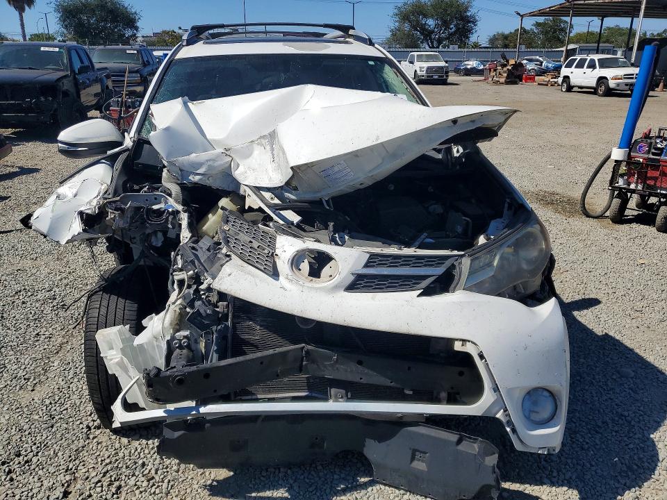 60214136 :رقم المزاد ، 2T3WFREV8FW157331 vin ، 2015 Toyota Rav4 مزاد بيع
