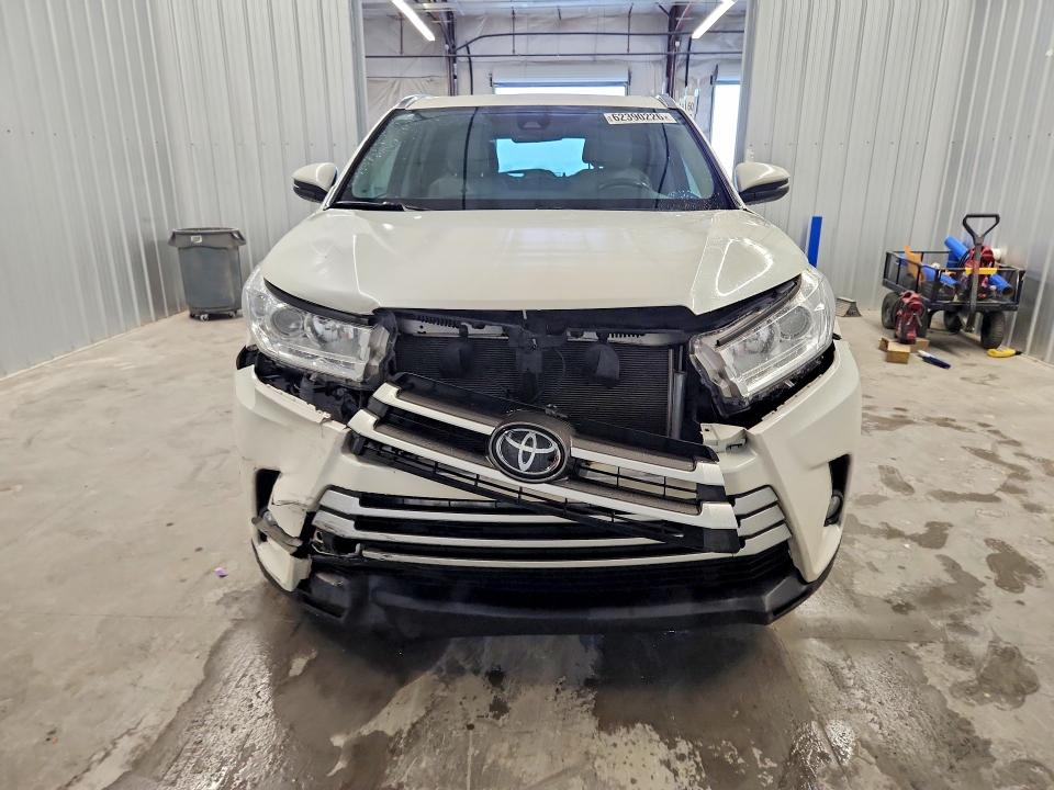 62390226 :رقم المزاد ، 5TDKZRFH5KS314100 vin ، 2019 Toyota Highlander مزاد بيع