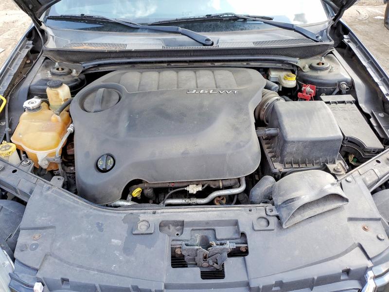 61601536 :رقم المزاد ، 1C3BC8FG8BN575380 vin ، 2011 Chrysler 200 مزاد بيع