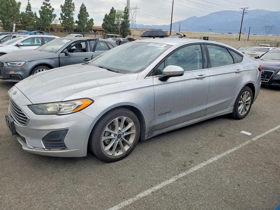 Продажа на аукционе авто 2019 Ford Fusion, vin: 3FA6P0LU4KR119568, номер лота: 61609166