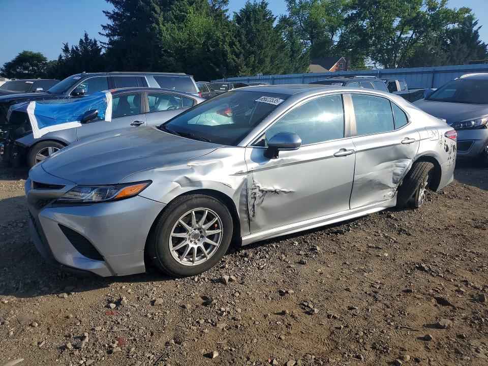 85623535 :رقم المزاد ، 4T1J11AK5LU394806 vin ، 2020 Toyota Camry مزاد بيع