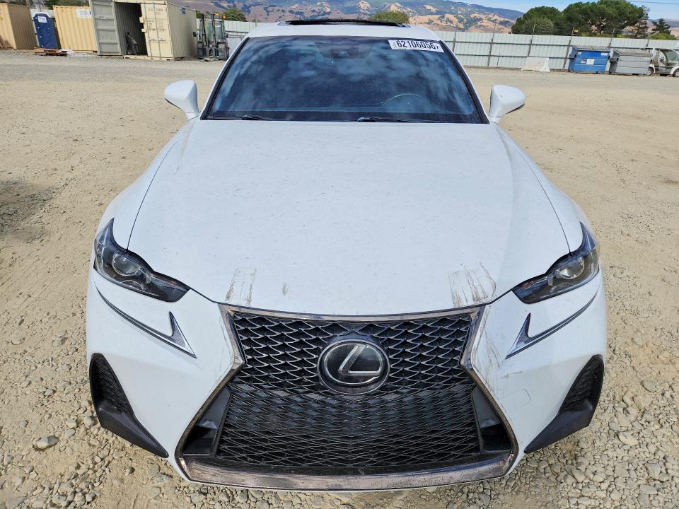 62106056 :رقم المزاد ، JTHGA1D21L5105438 vin ، 2020 Lexus Is مزاد بيع