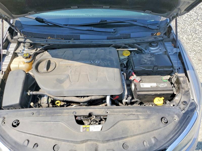 59713456 :رقم المزاد ، 1C3CCCCG6FN501375 vin ، 2015 Chrysler 200 مزاد بيع