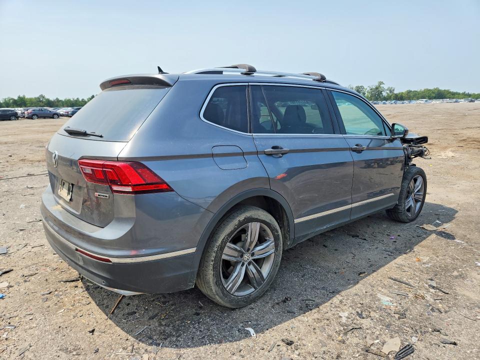 61228116 :رقم المزاد ، 3VV2B7AX5LM121360 vin ، 2020 Volkswagen Tiguan مزاد بيع