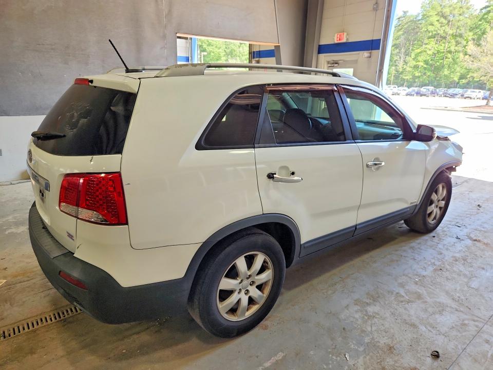 2013 Kia Sorento მანქანა იყიდება აუქციონზე, vin: 5XYKTDA2XDG352509, აუქციონის ნომერი: 62231506