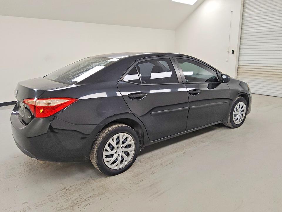 2017 Toyota Corolla მანქანა იყიდება აუქციონზე, vin: 5YFBURHE5HP695918, აუქციონის ნომერი: 85991025