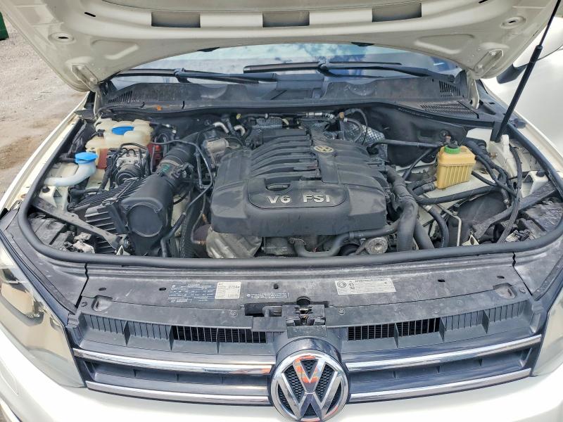 61584576 :رقم المزاد ، WVGFF9BP5BD002471 vin ، 2011 Volkswagen Touareg مزاد بيع