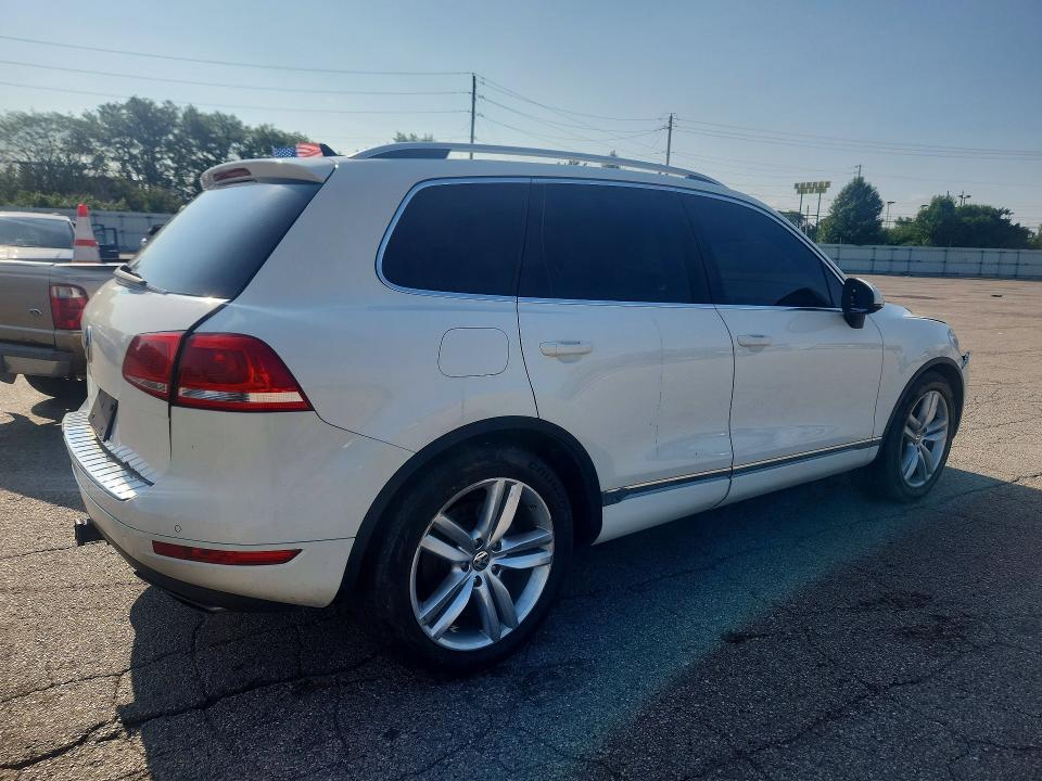 Продажа на аукционе авто 2011 Volkswagen Touareg, vin: WVGFK9BP6BD005908, номер лота: 62246396
