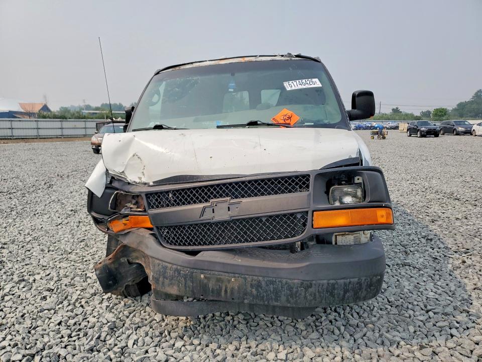 61746426 :رقم المزاد ، 1GCHG35U741124066 vin ، 2004 Chevrolet Express G3500 مزاد بيع