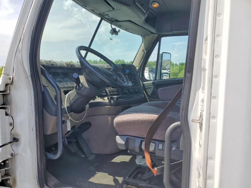 Продажа на аукционе авто 2015 Freightliner Cascadia, vin: 1FUBGEDV5FLGH4778, номер лота: 61965306