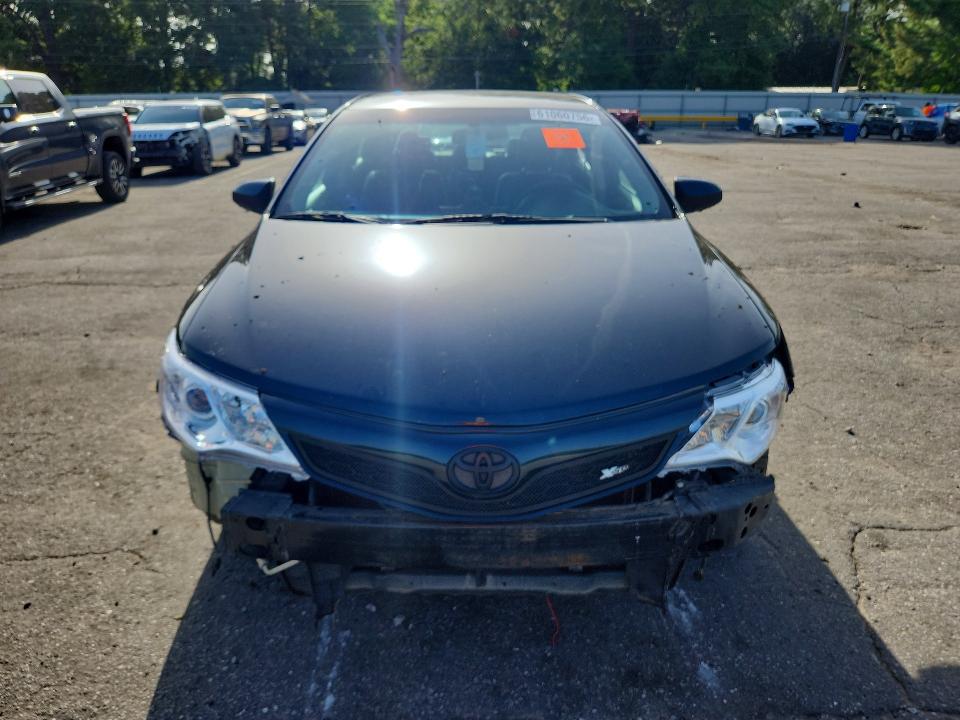 61060756 :رقم المزاد ، 4T1BF1FK5EU451569 vin ، 2014 Toyota Camry مزاد بيع