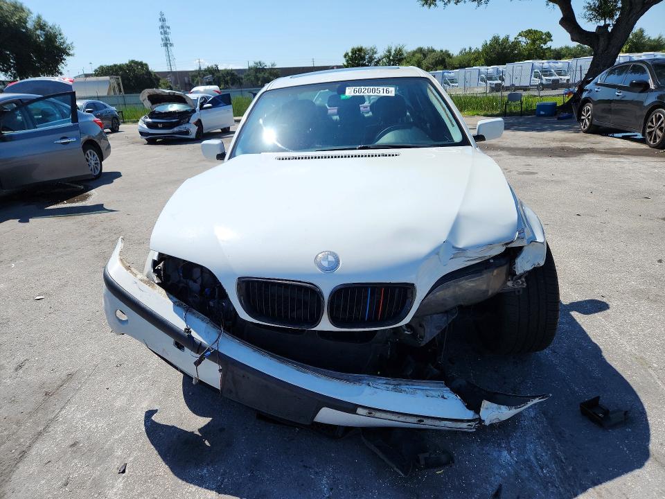 60200516 :رقم المزاد ، WBAEV53454KM36837 vin ، 2004 Bmw 330 مزاد بيع