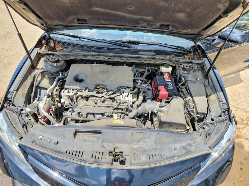 62050286 :رقم المزاد ، 4T1B11HK1JU517802 vin ، 2018 Toyota Camry مزاد بيع