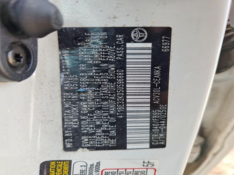 60861476 :رقم المزاد ، 4T1BE32K05U596880 vin ، 2005 Toyota Camry مزاد بيع