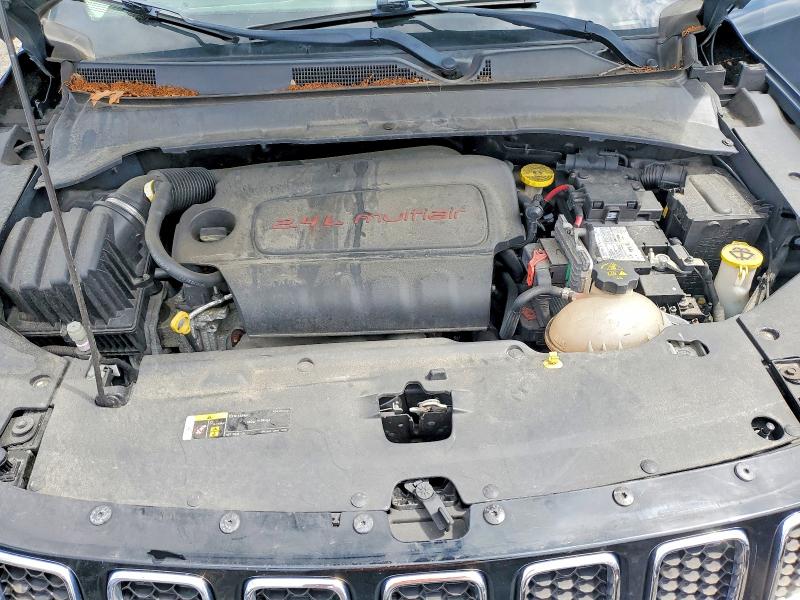 61872016 :رقم المزاد ، 3C4NJCCB0JT211558 vin ، 2018 Jeep Compass مزاد بيع