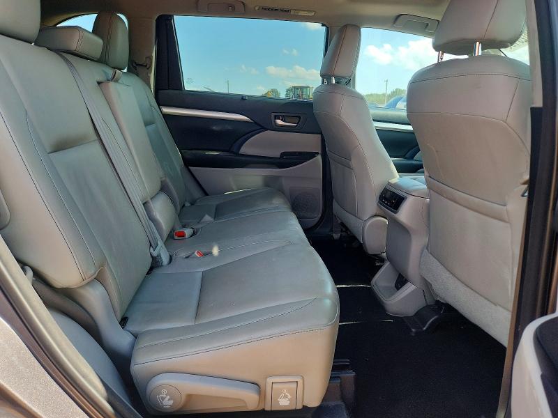Продаж на аукціоні авто 2017 Toyota Highlander, vin: 5TDJZRFH0HS385435, номер лоту: 59028196