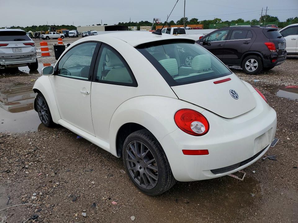 60814946 :رقم المزاد ، 3VWFG31C98M510692 vin ، 2008 Volkswagen New Beetle مزاد بيع