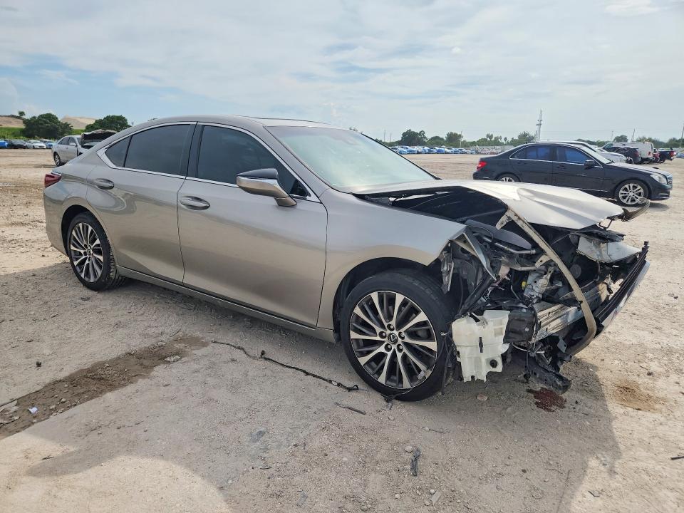 63467616 :رقم المزاد ، 58ADZ1B12LU075884 vin ، 2020 Lexus Es مزاد بيع