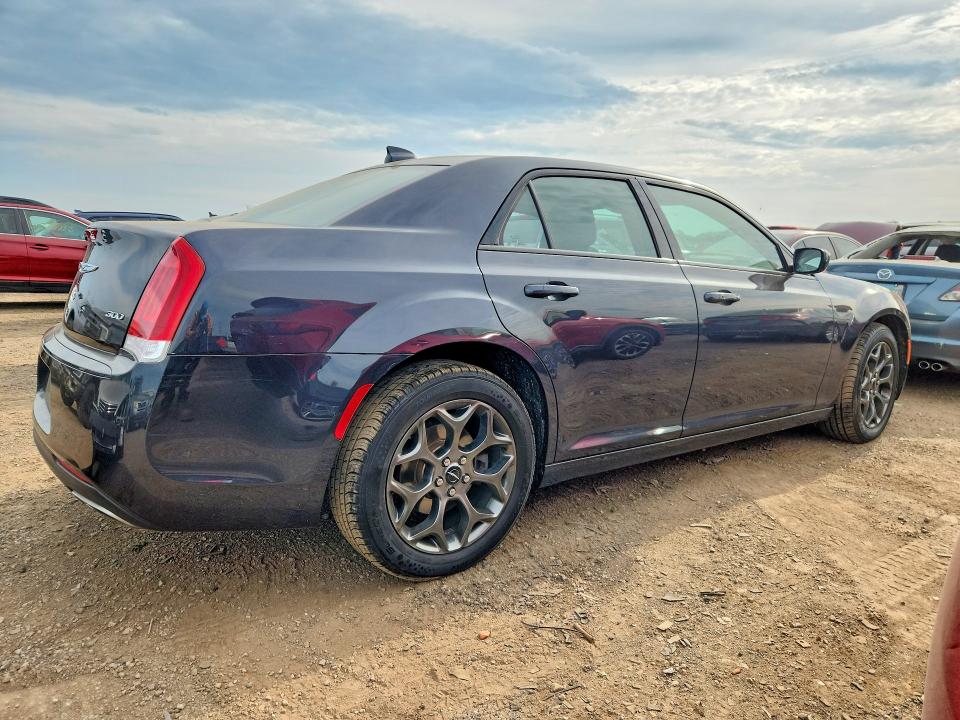 63238686 :رقم المزاد ، 2C3CCARG5JH255030 vin ، 2018 Chrysler 300 مزاد بيع