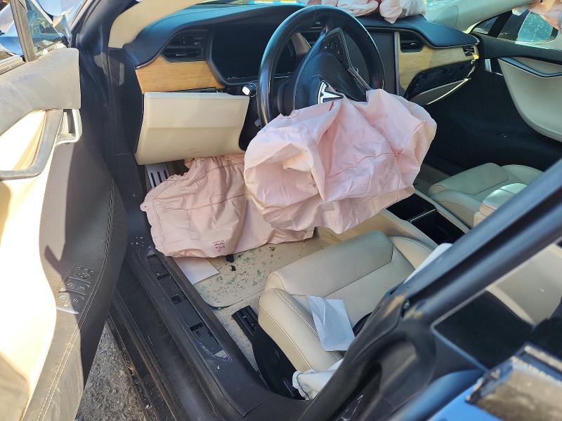 62875376 :رقم المزاد ، 5YJSA1E22JF257654 vin ، 2018 Tesla Model S مزاد بيع