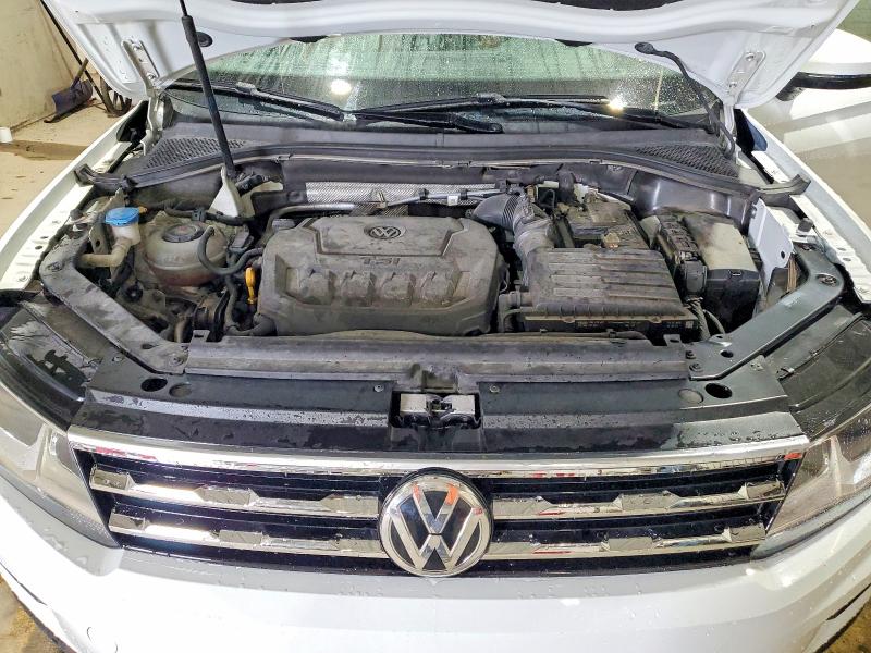 62242096 :رقم المزاد ، 3VV2B7AXXKM192410 vin ، 2019 Volkswagen Tiguan مزاد بيع