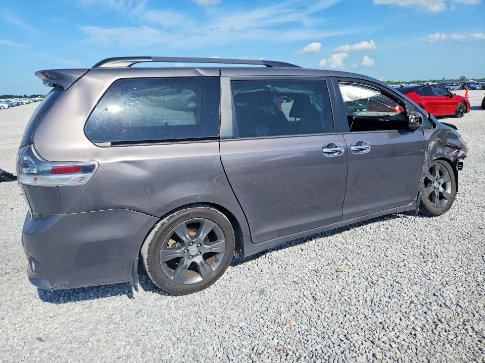63499136 :رقم المزاد ، 5TDXK3DC3GS732080 vin ، 2016 Toyota Sienna مزاد بيع
